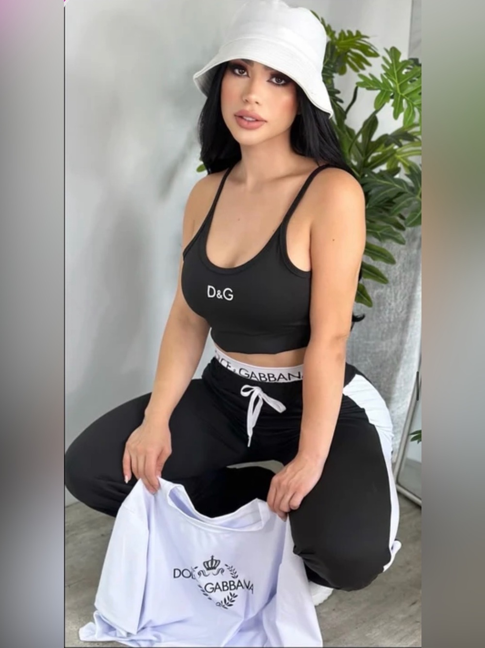 Black & White 3 Piece set with Crop Sports Bra & Wide leg pants & tshirt size S